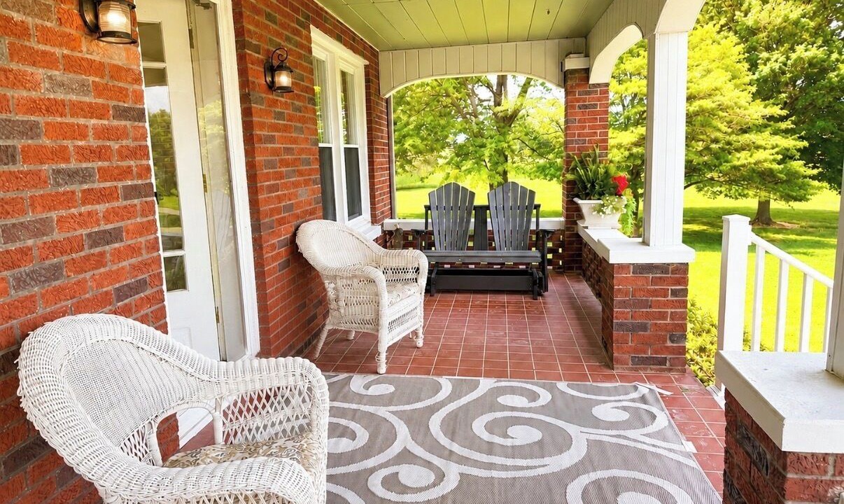 Photo of Patio Balcony in Cave City