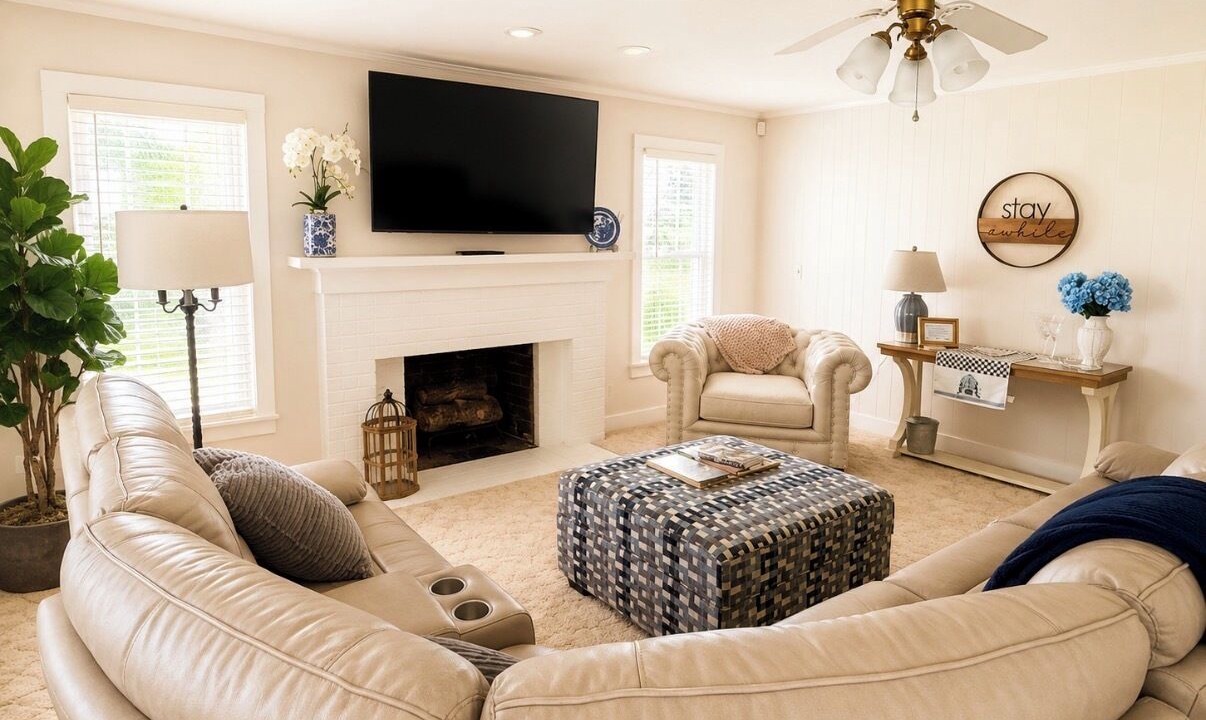Photo of Livingroom in Cave City