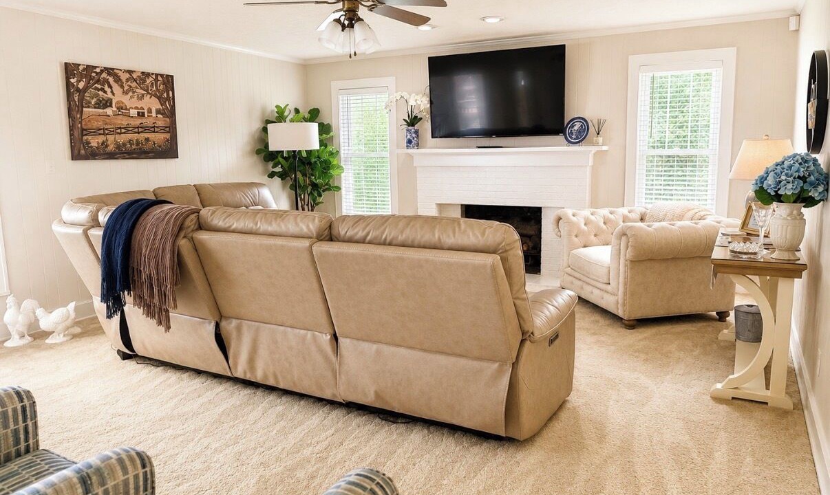 Photo of Livingroom in Cave City