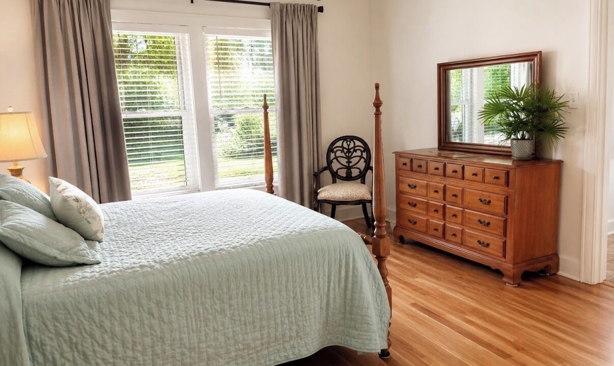 Photo of Bedroom in Cave City