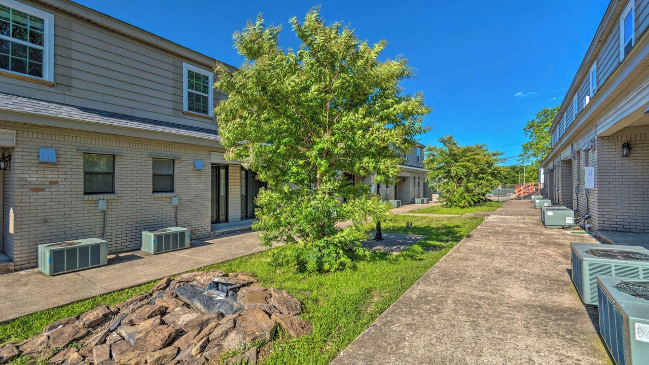 Photo of Outdoor in Capital View