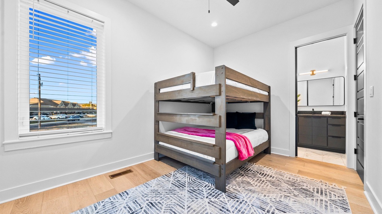 Photo of Bedroom in Piney