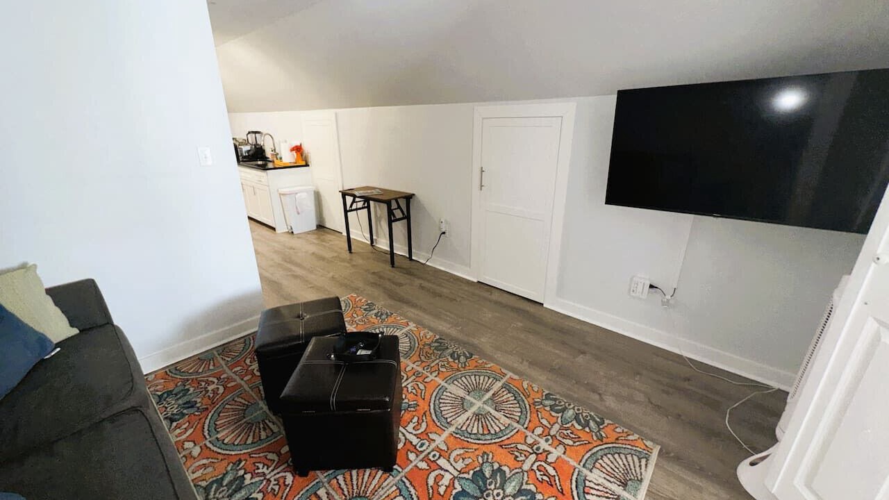 Photo of Livingroom in Capital View