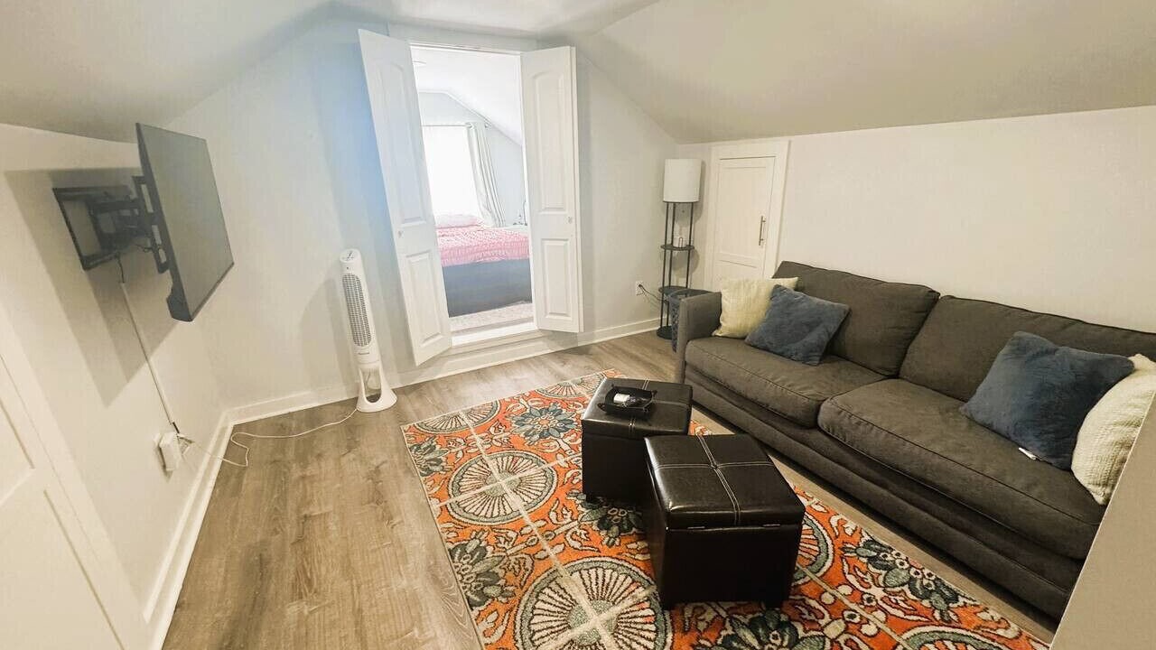 Photo of Livingroom in Capital View