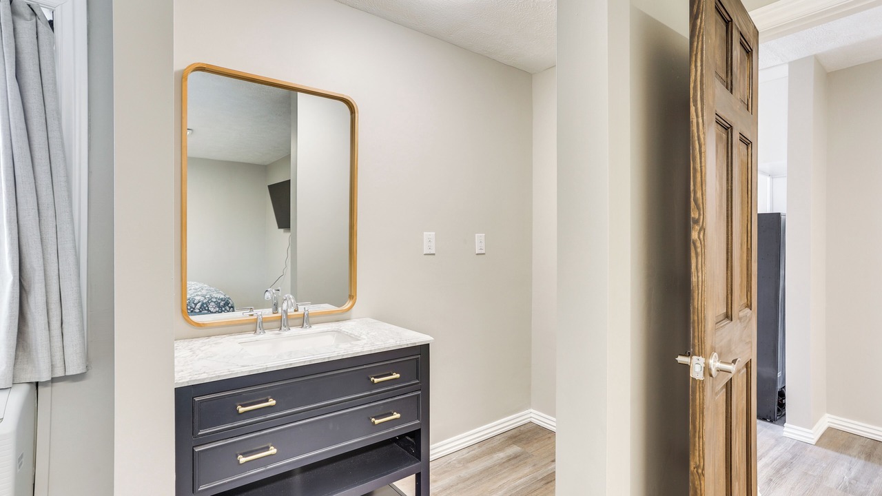 Photo of Bathroom in Oakland City