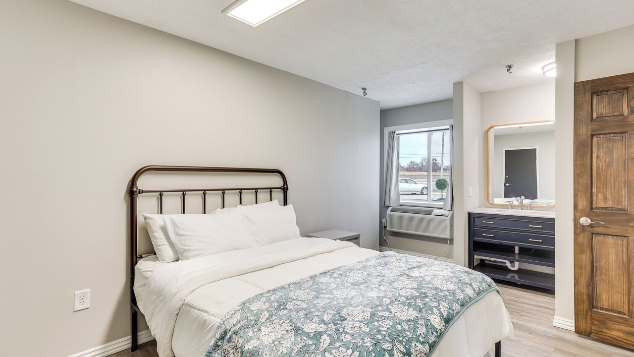 Photo of Bedroom in Oakland City