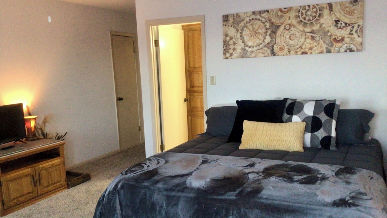 Photo of Bedroom in Lake Hamilton
