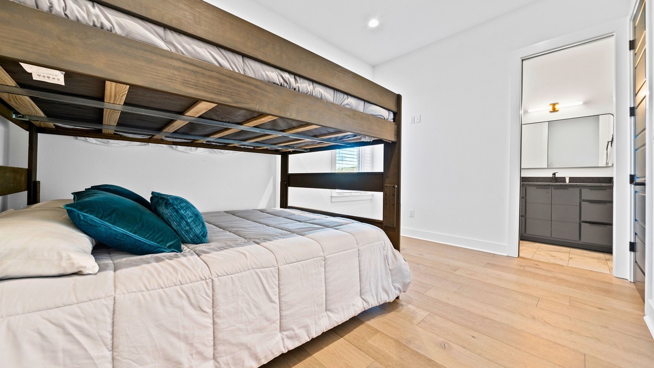 Photo of Bedroom in Piney