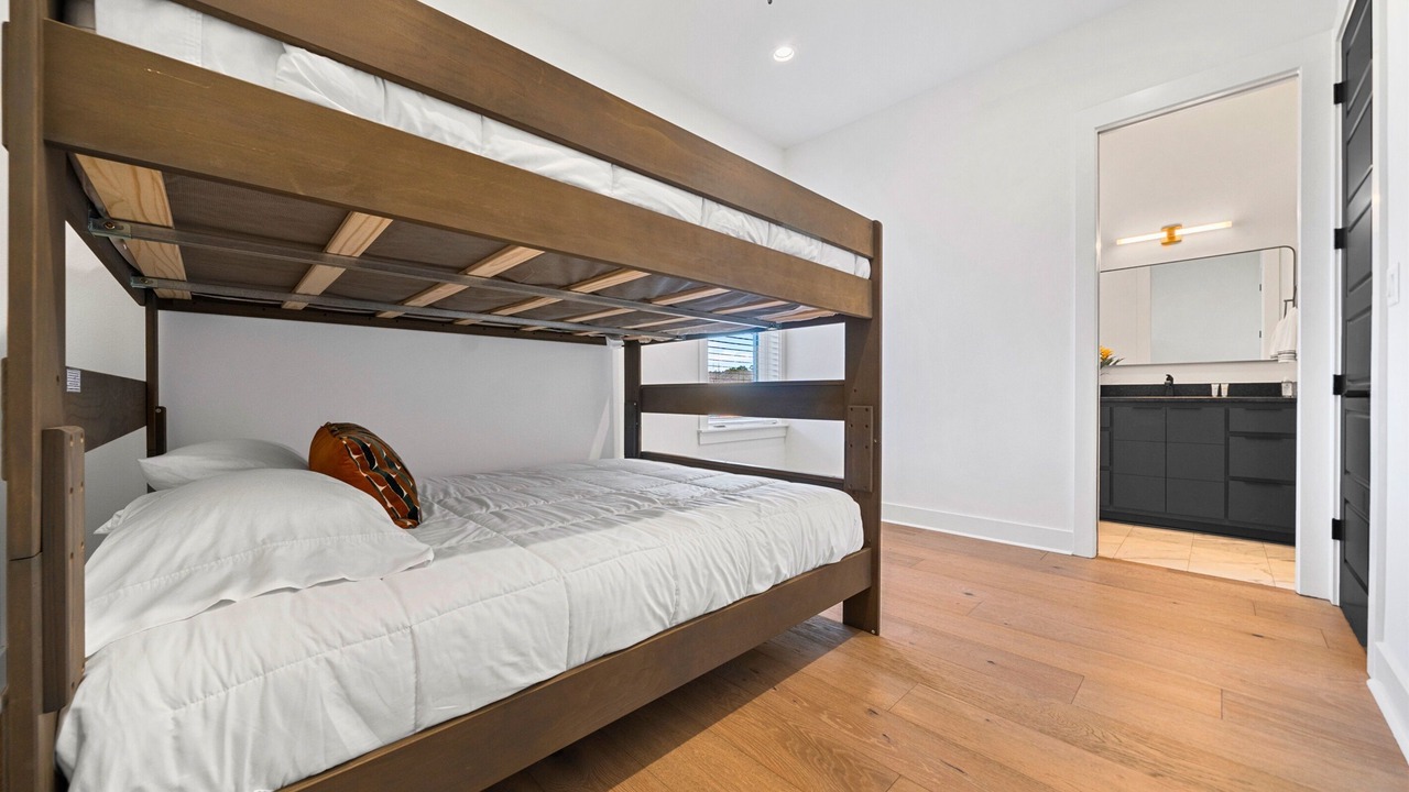 Photo of Bedroom in Piney