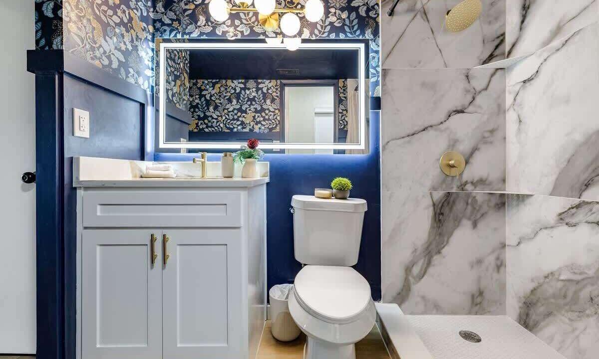 Photo of Bathroom in The Colony
