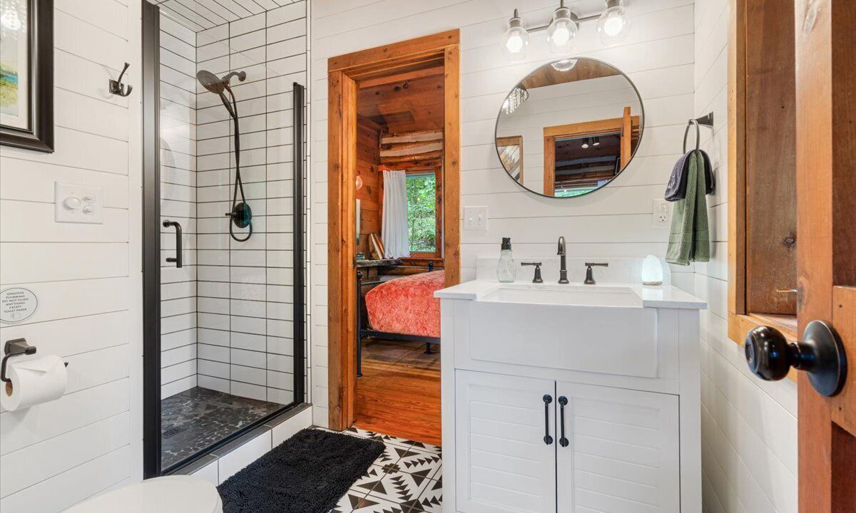 Photo of Bathroom in Eureka Springs