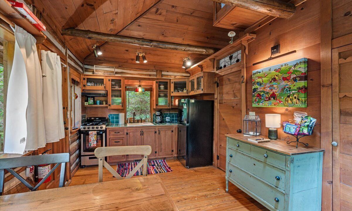 Photo of Kitchen in Eureka Springs