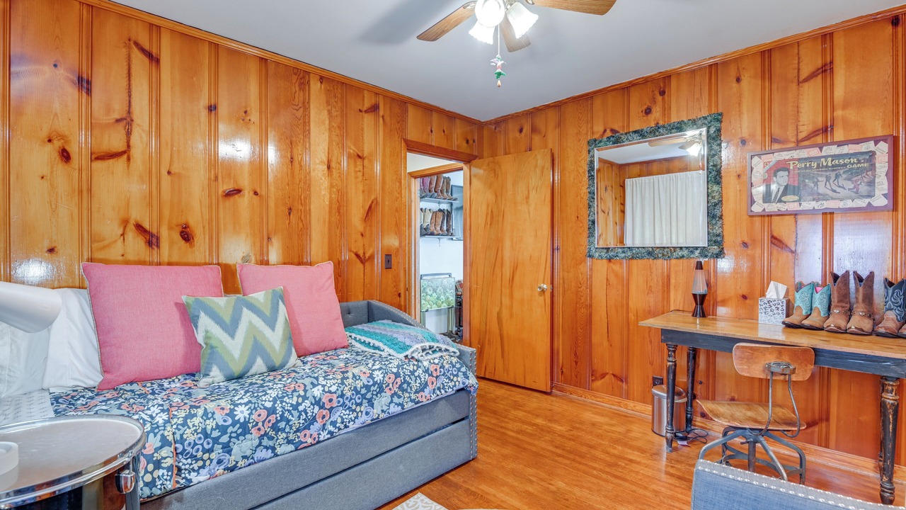 Photo of Livingroom in Donelson Hills