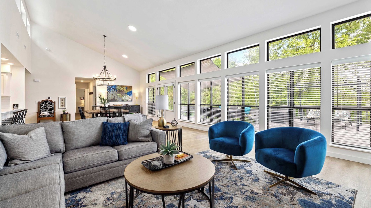 Photo of Livingroom in Lowell