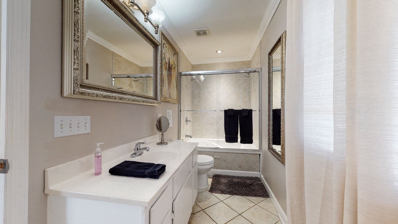 Photo of Bathroom in Green Hills
