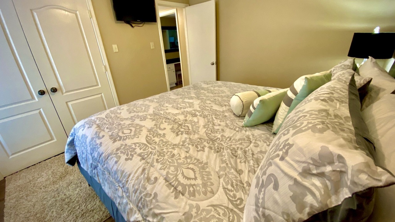 Photo of Bedroom in Lake Hamilton