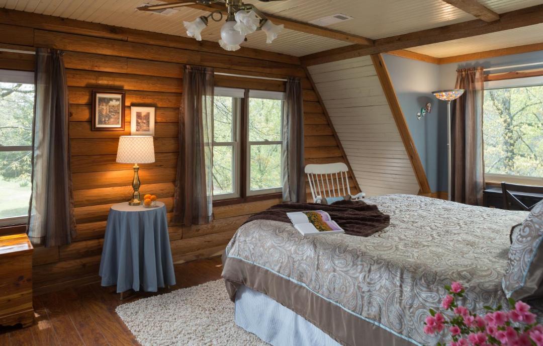 Photo of Bedroom in Bonnerdale