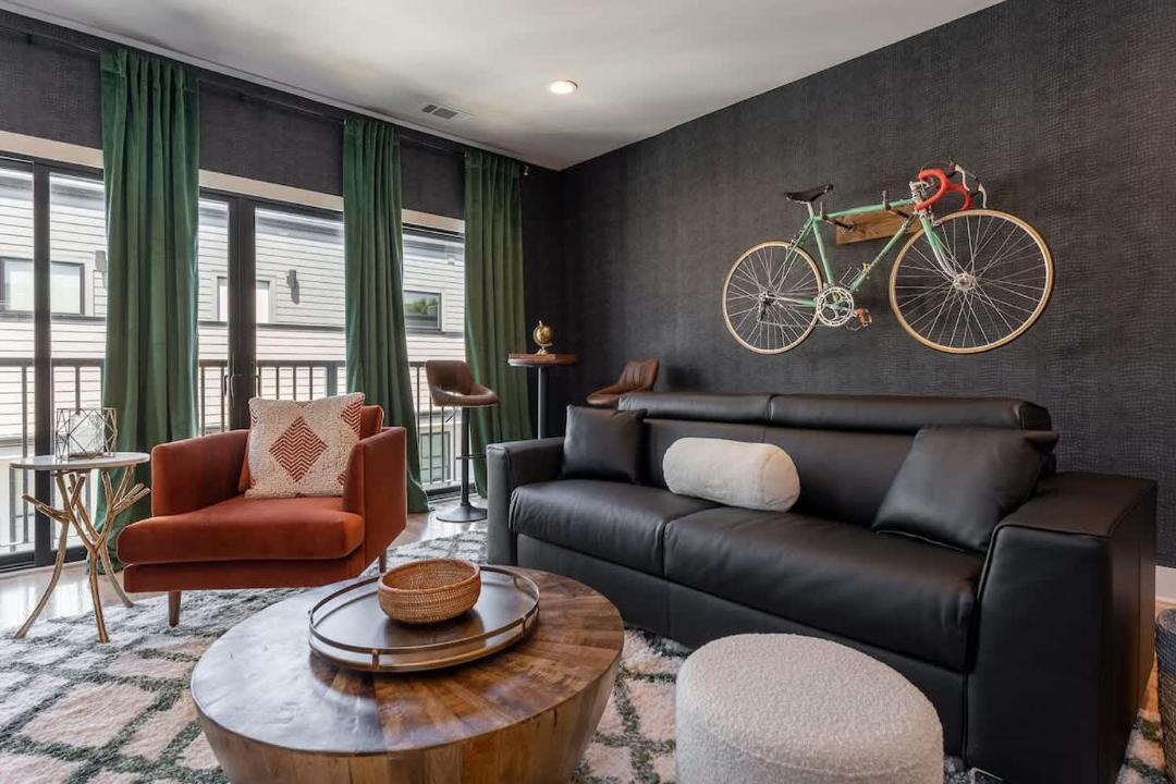 Photo of Livingroom in Hillsboro Village