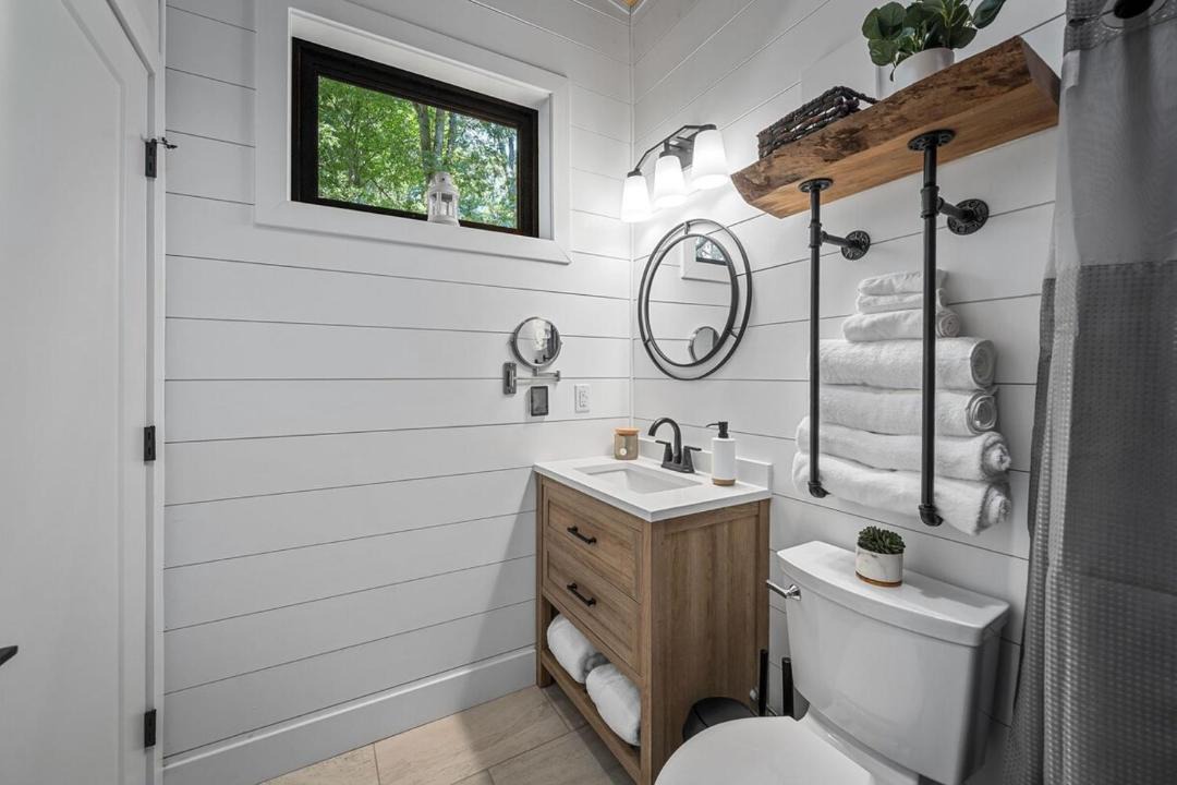 Photo of Bathroom in Treloar