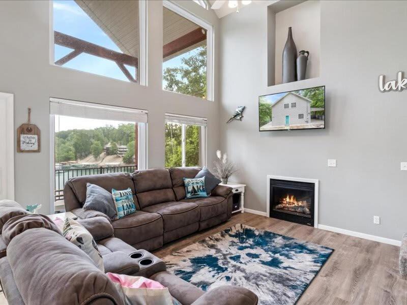 Photo of Livingroom in Osage Beach