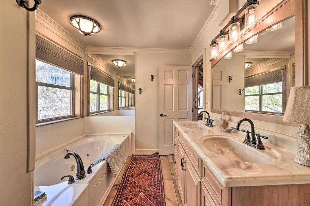 Photo of Bathroom in Lone Rock
