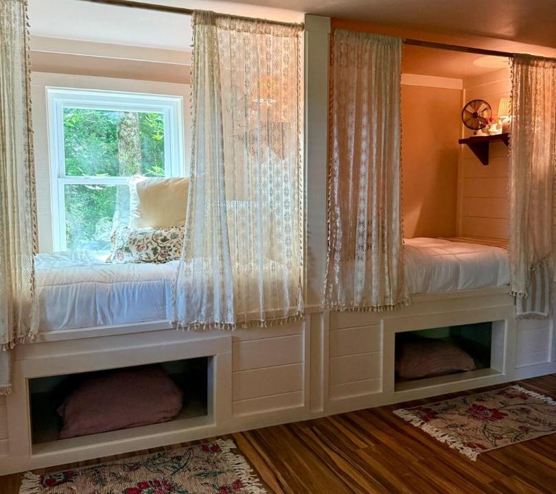 Photo of Bedroom in Eureka Springs
