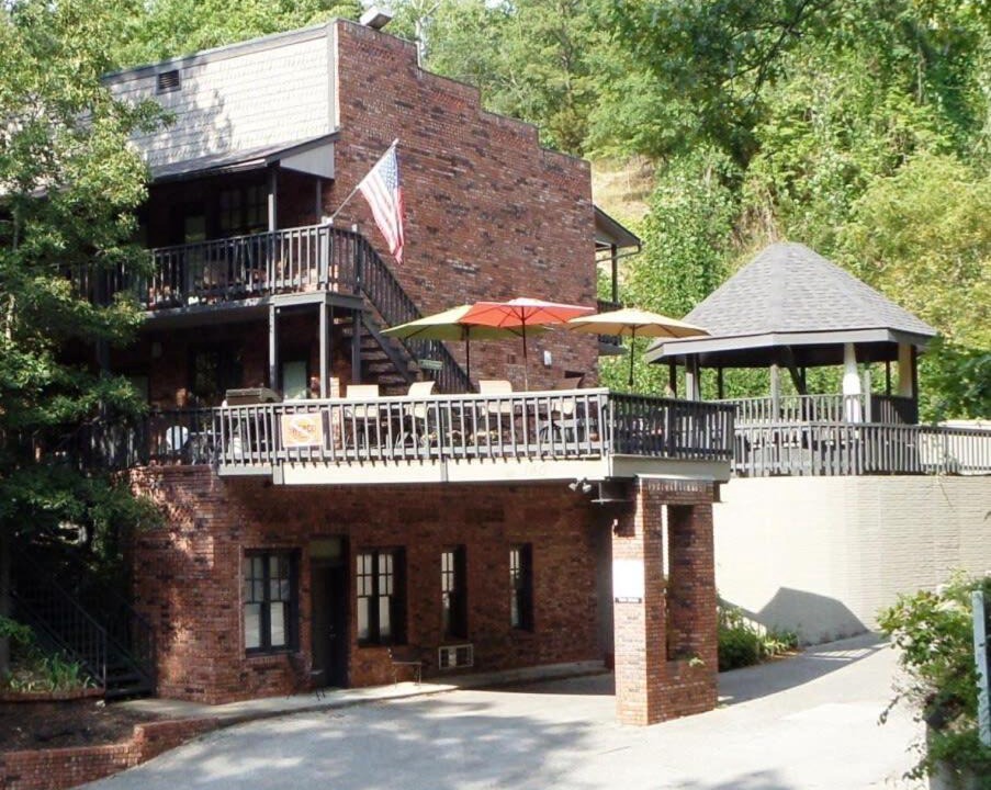 Photo of Others in Eureka Springs Historic District