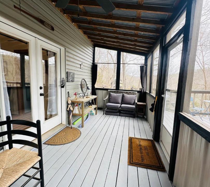 Photo of Patio Balcony in Sylvan Shores