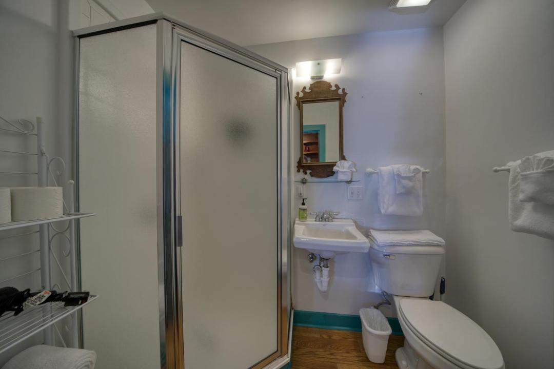 Photo of Bathroom in Eureka Springs Historic District