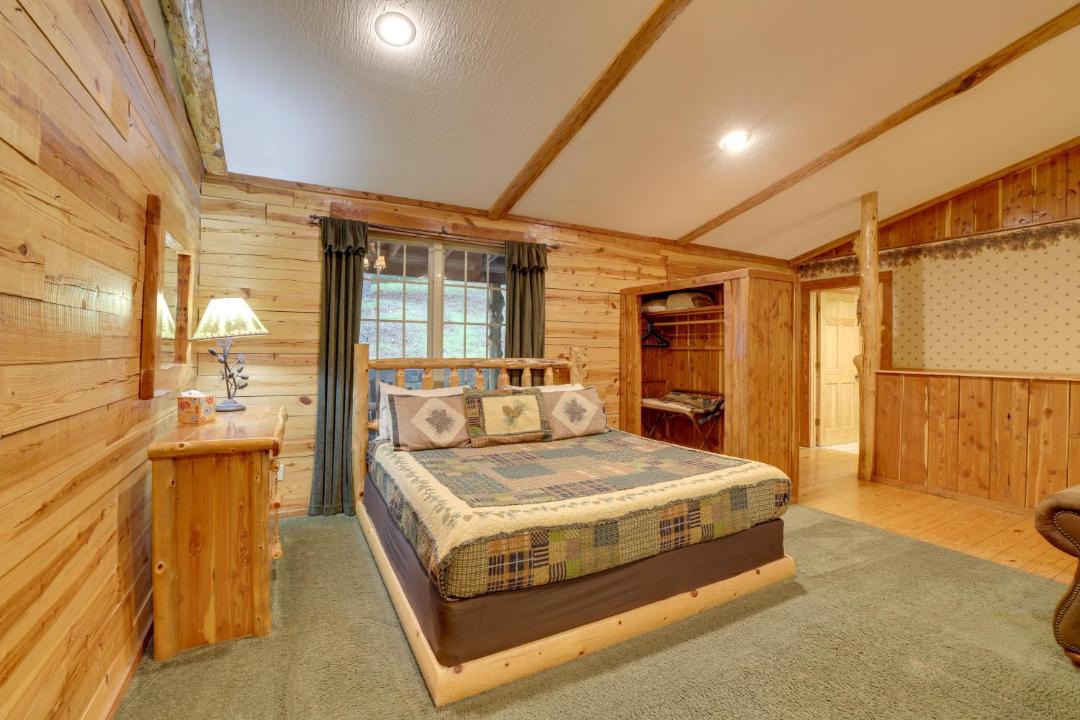 Photo of Bedroom in Sylvan Shores