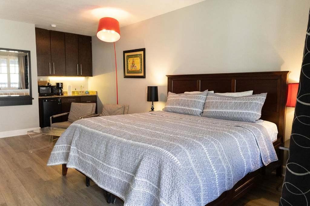 Photo of Bedroom in Eureka Springs Historic District