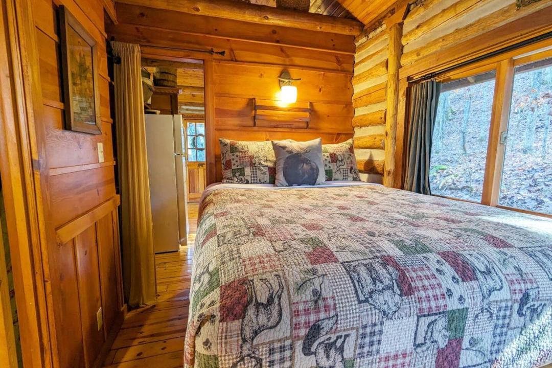 Photo of Bedroom in Eureka Springs
