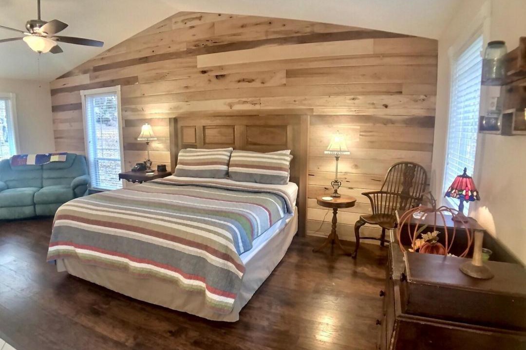 Photo of Bedroom in Eureka Springs