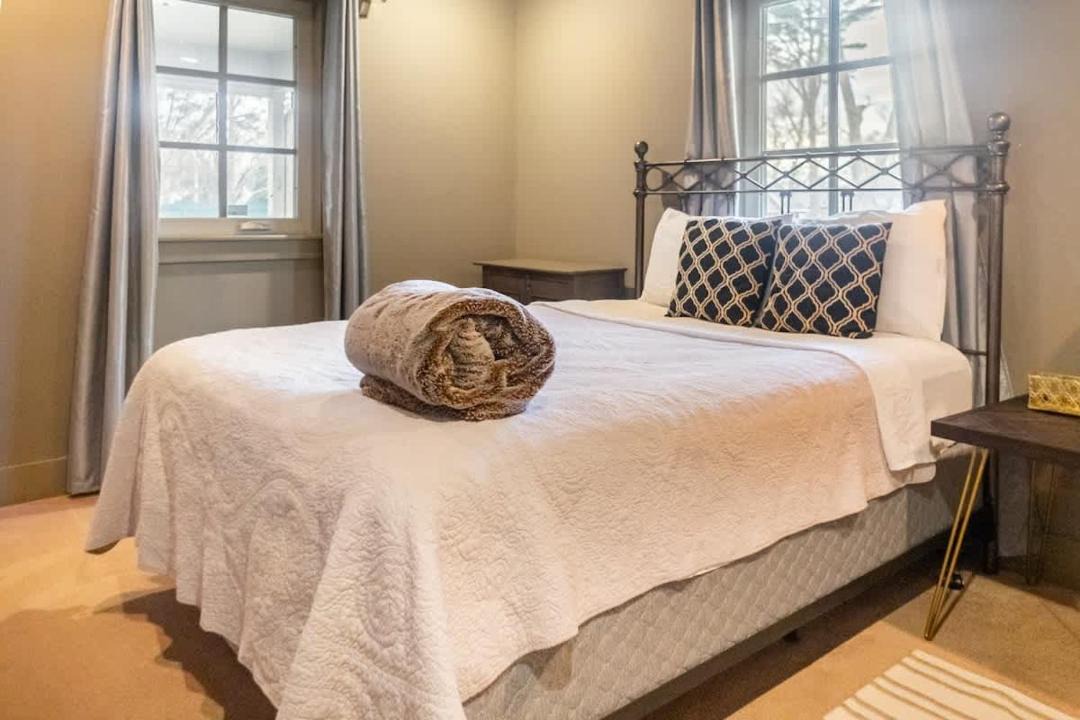 Photo of Bedroom in Downtown