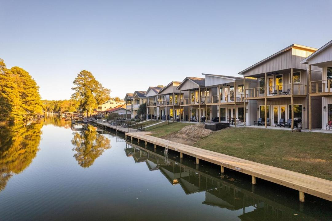 Photo of Others in Lake Hamilton