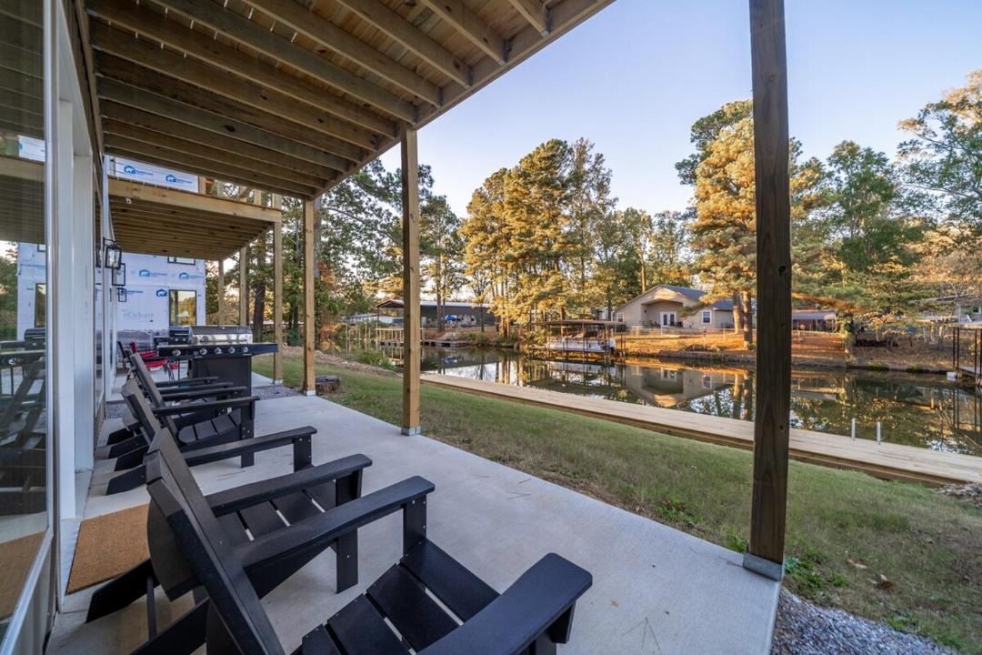 Photo of Others in Lake Hamilton