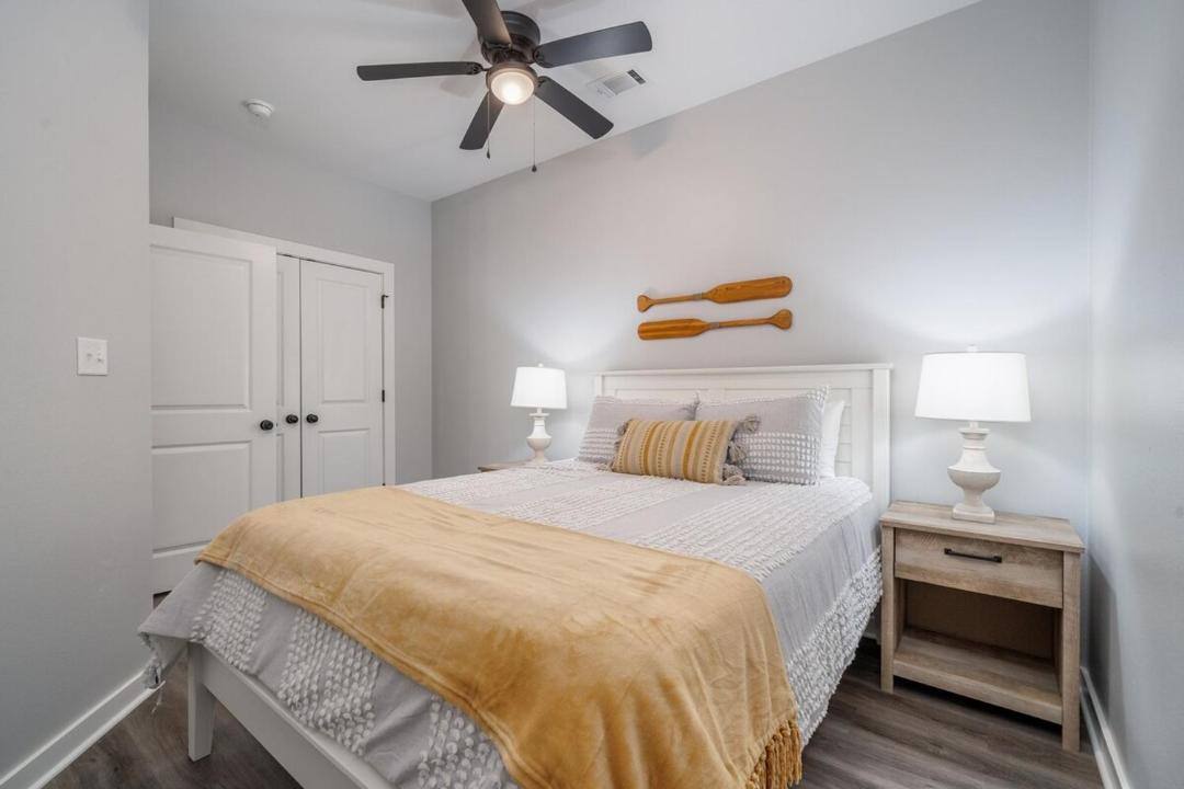 Photo of Bedroom in Lake Hamilton