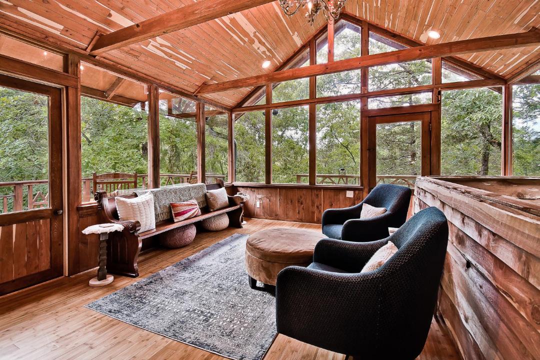 Photo of Livingroom in Eureka Springs
