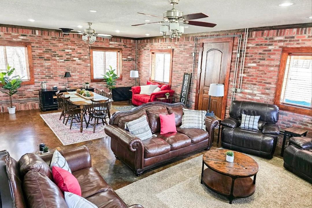 Photo of Livingroom in Lowell