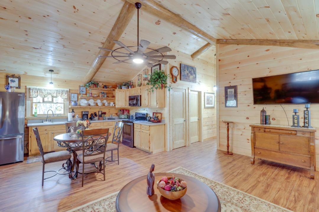 Photo of Livingroom in Tumbling Shoals