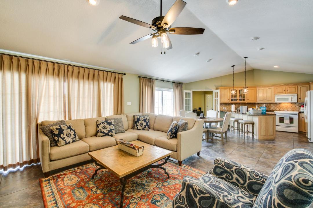 Photo of Livingroom in Mid America