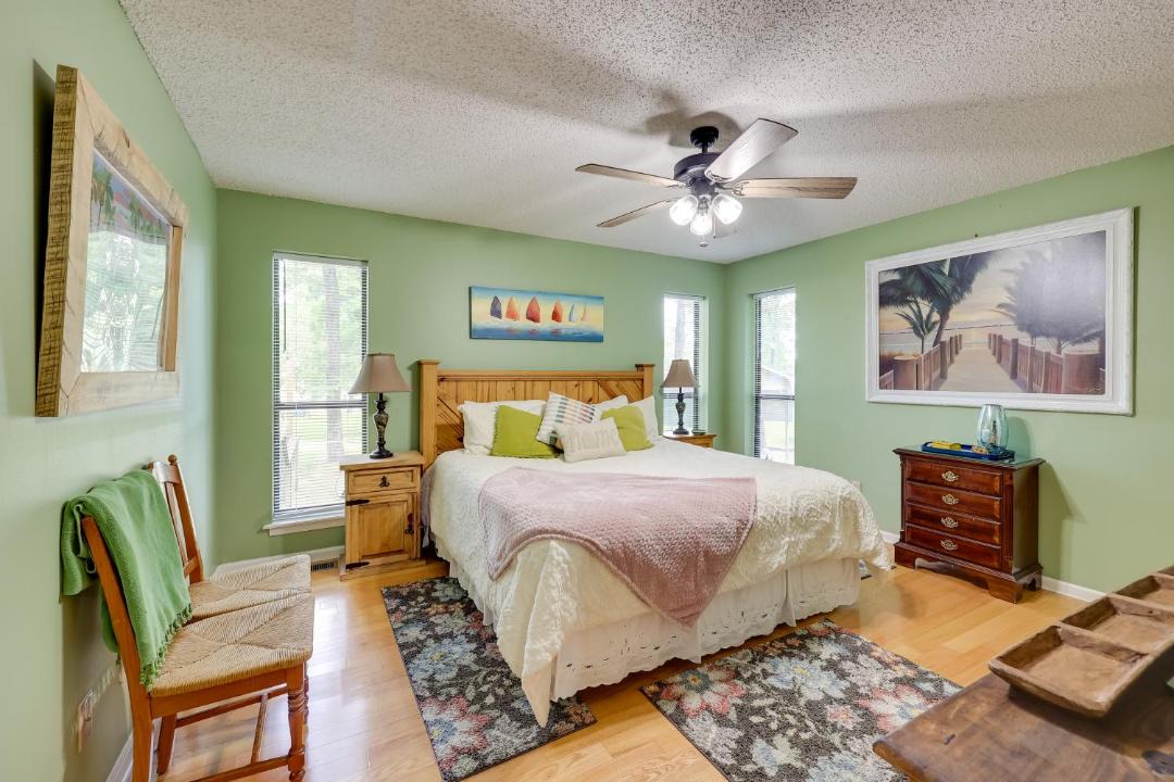 Photo of Bedroom in Mid America