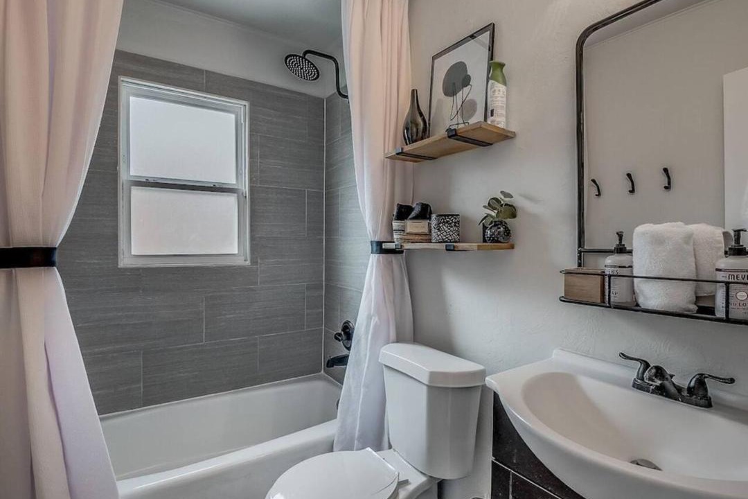 Photo of Bathroom in Central Oklahoma City