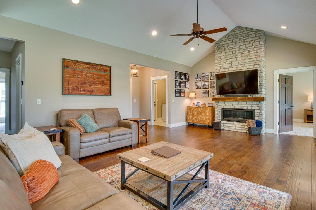 Photo of Livingroom in Lakeview