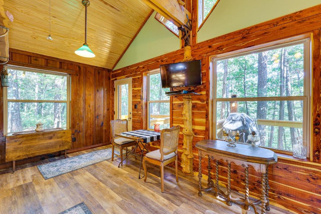 Photo of Livingroom in Eureka Springs