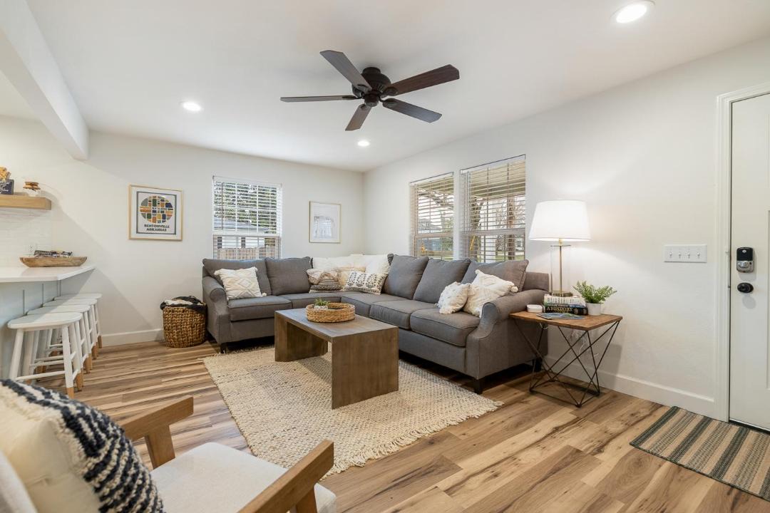Photo of Livingroom in Downtown