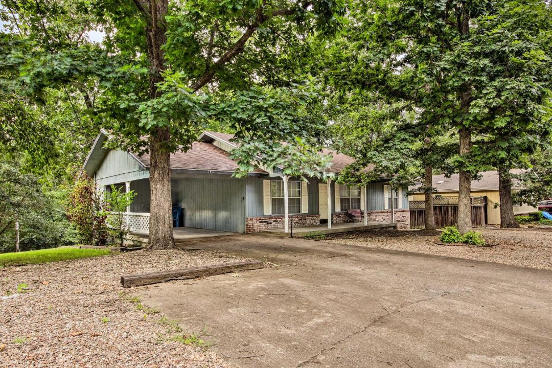 Photo of Buildings in Bella Vista