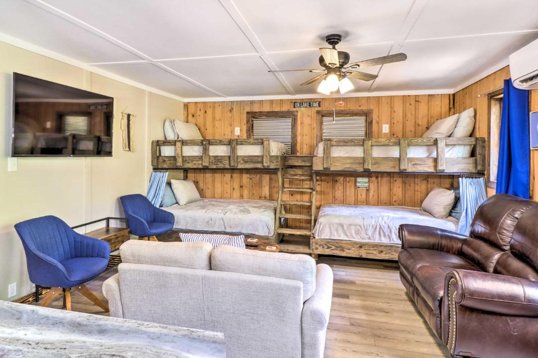 Photo of Livingroom in Elizabeth