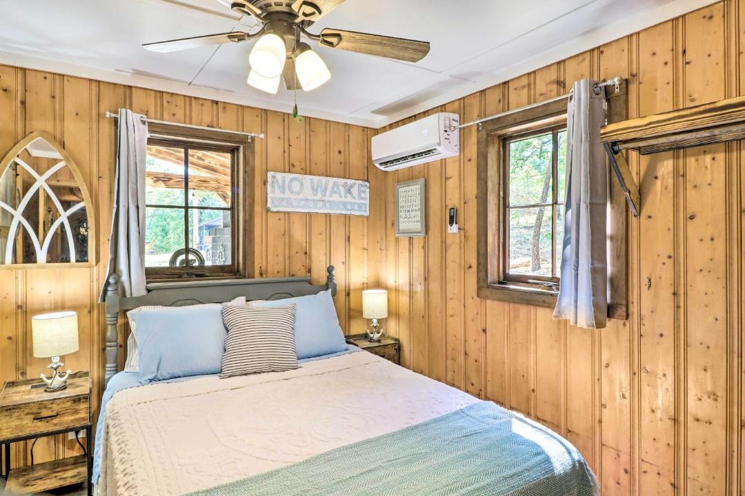 Photo of Bedroom in Elizabeth