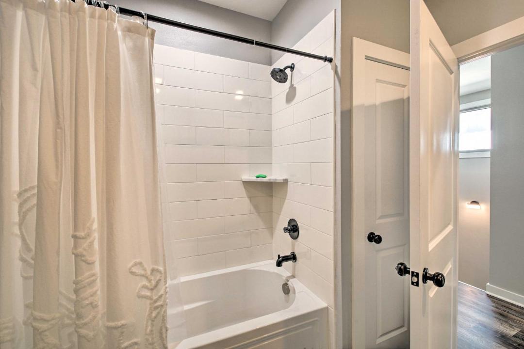 Photo of Bathroom in Lake Hamilton